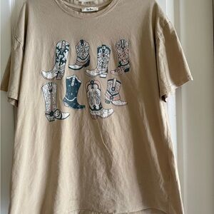 Women's Short Sleeve Boot Graphic Tee in Beige